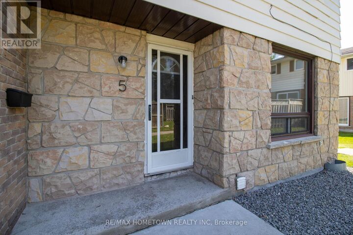 Property Photo: 1293 Vista Drive 5 ON K6V 6G2
