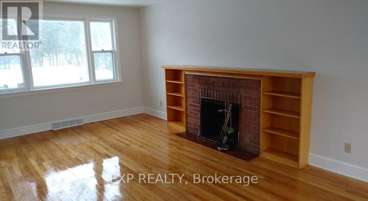 Property Photo:  44 Clearview Avenue  ON K1Y 2K5 