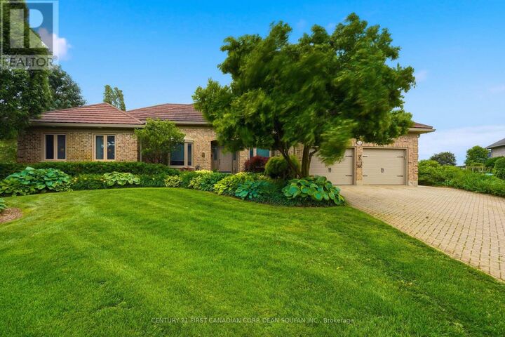 Property Photo: 64 Wynfield Lane ON N6H 5L2