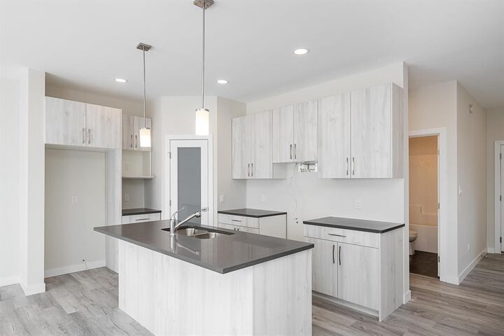 Property Photo: 39 Dewar Cove MB R2V 5J2