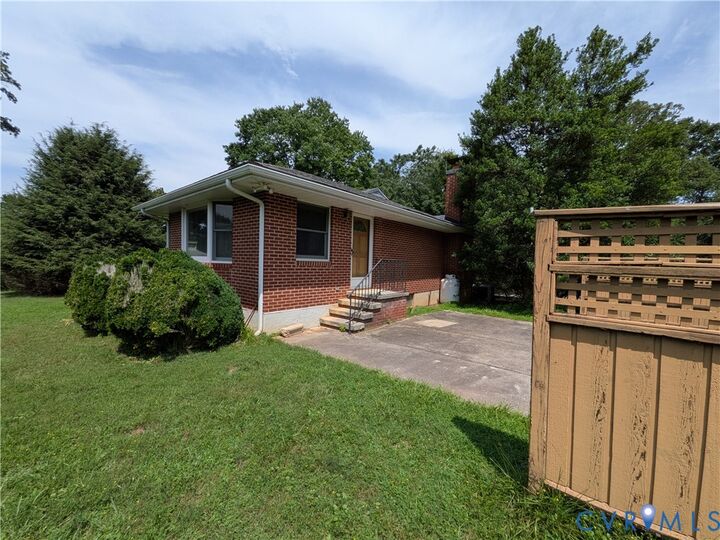 Property Photo:  1209 Ashland Circle  VA 24523 