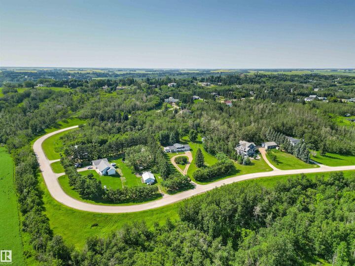 Property Photo: 55312 Rge Road 241 35 AB T8T 1X6