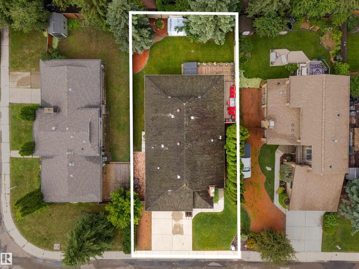 Property Photo: 2408 115 Street NW AB T6J 3S1