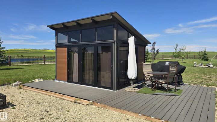 Property Photo:  41019 Range Road 11 198  AB T0C 0J1 