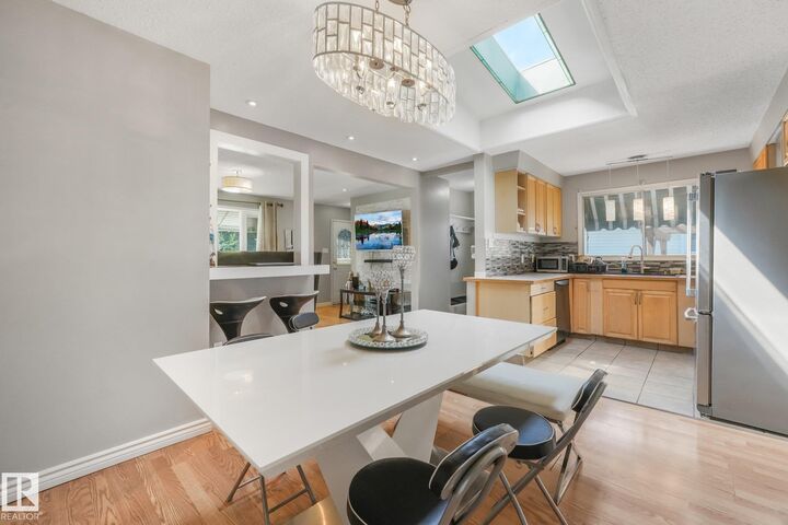 5914 91 Avenue NW — photo 1
