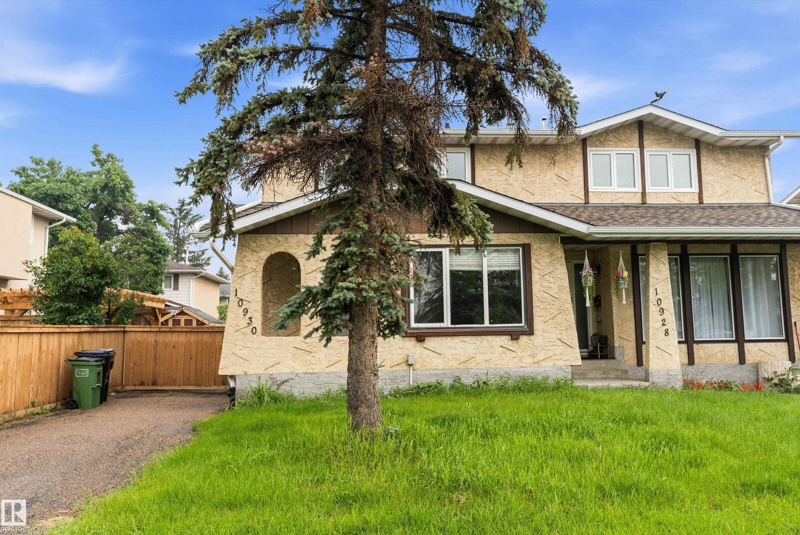 Property Photo:  10930 Beaumaris Road NW  AB T5X 1Z6 