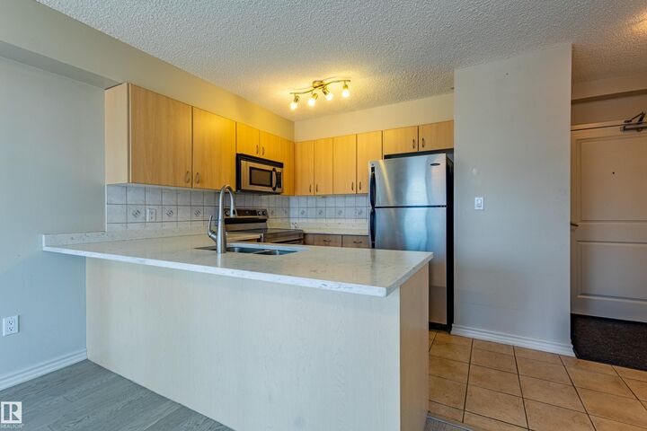 Property Photo: 10180 104 Street NW 1501 AB T5J 1A7
