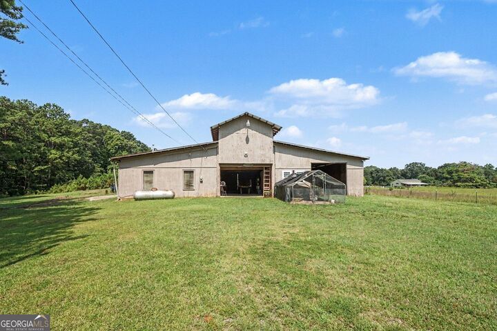 Property Photo: 2071 W Hightower Trail GA 30012