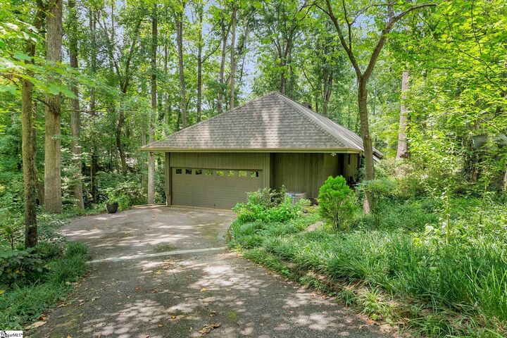 Property Photo: 2 Craigwood Road SC 29607