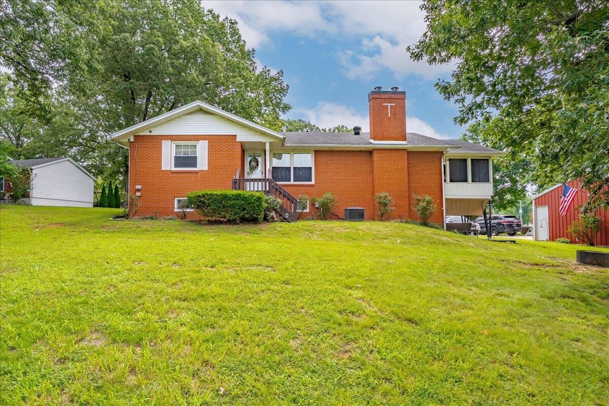 Property Photo: 906 N 2nd St KY 42330
