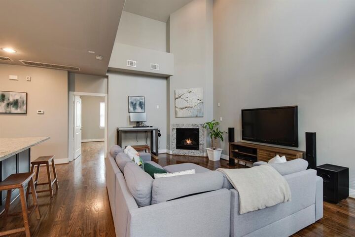 Property Photo: 1428 Wilson Street TX 77019