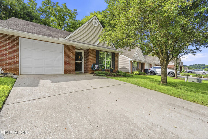 Property Photo: 216 Dalton Place Way TN 37912