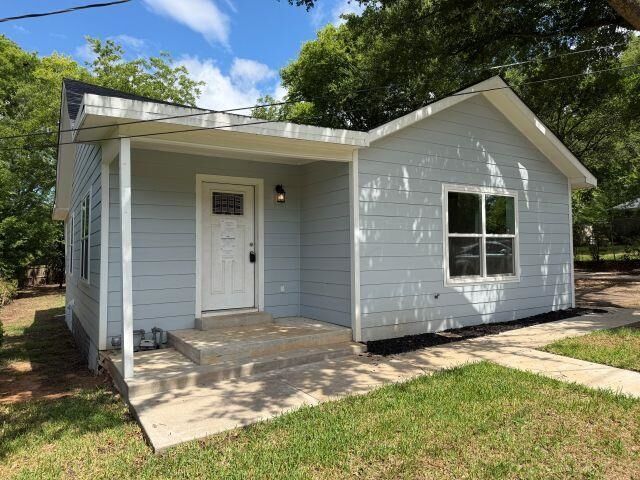 Property Photo: 612 S Confederate Ave TX 75701
