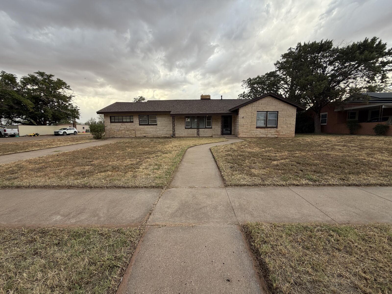 Property Photo:  923 W 3rd Street  TX 79370 