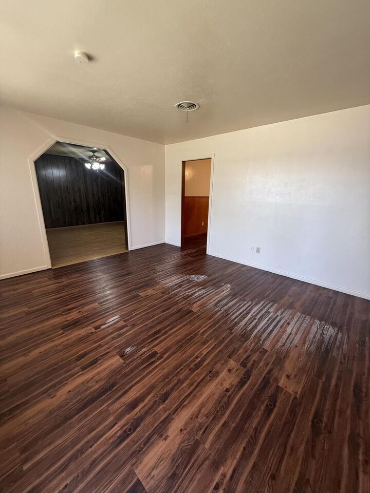 Property Photo: 715 6th Place TX 79329