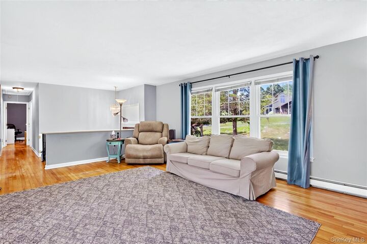 Property Photo:  6 Gail Lane  NY 12570 