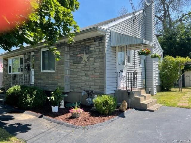Property Photo: 8 Rochelle Court NY 10980