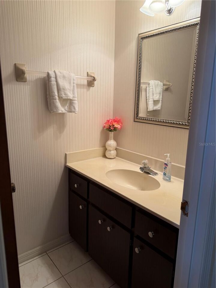 Property Photo: 924 Ridgecrest Road FL 32806