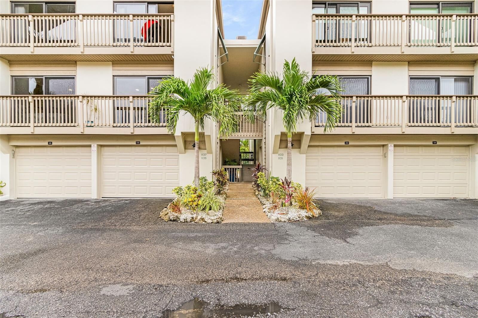 Property Photo:  1135 Lake House Circle C115  FL 34242 
