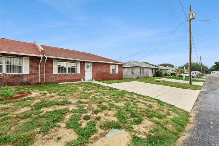 Property Photo: 1433 Thousand Roses Avenue W FL 33853