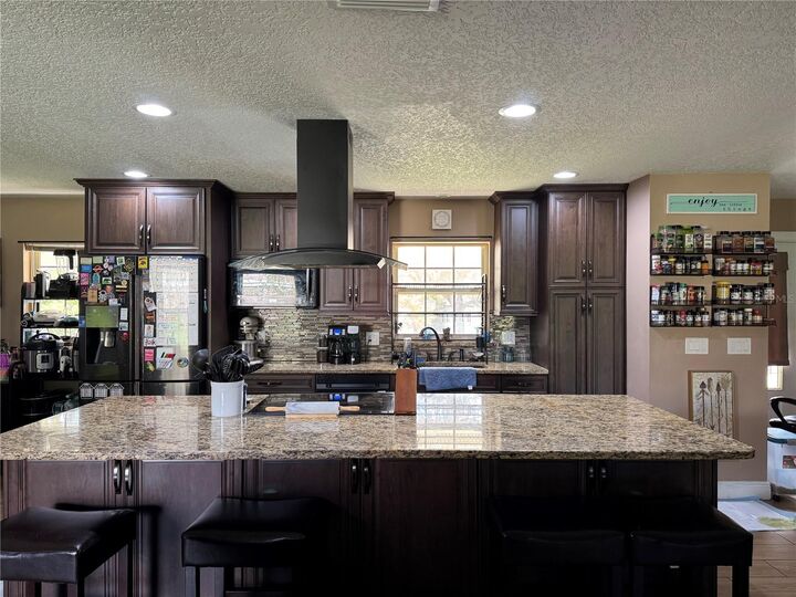 Property Photo:  513 Oakcrest Street  FL 32714 