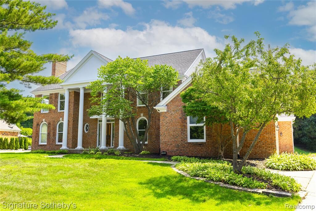 Property Photo: 4866 Riverchase Drive MI 48098 4185