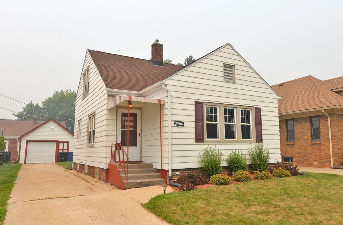 Property Photo:  2906 Green St  WI 53402 