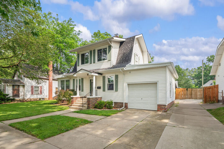 Property Photo: 1607 Hickory Street MI 49120