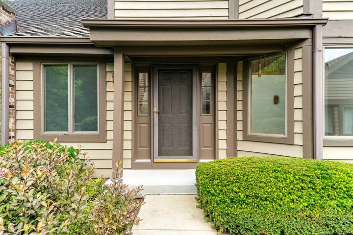 Property Photo: 1902 Forest Creek Lane 1902 IL 60048