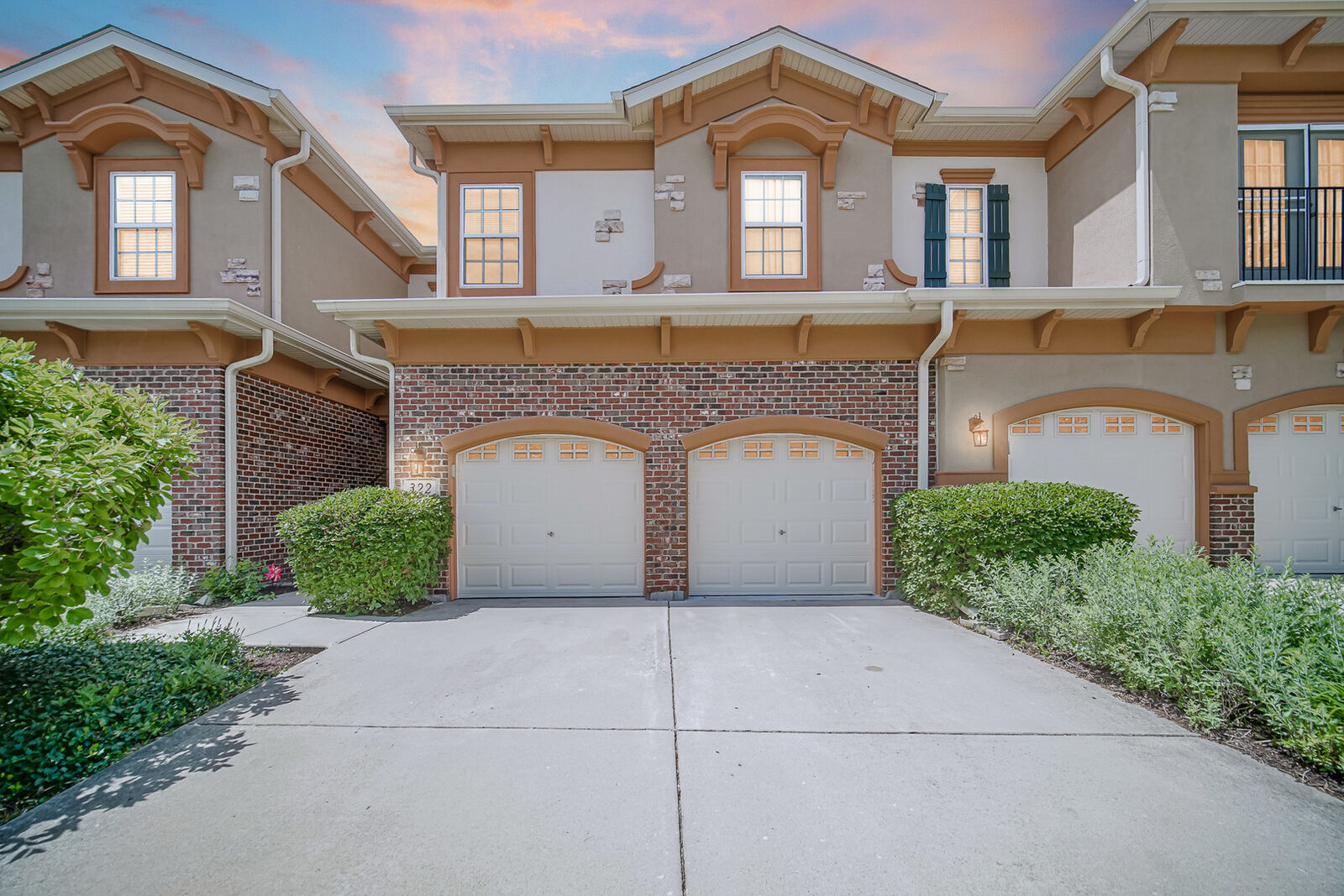 Property Photo: 322 Montabello IL 60108