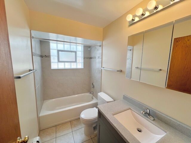 Property Photo:  7912 W Belmont Avenue 1N  IL 60634 