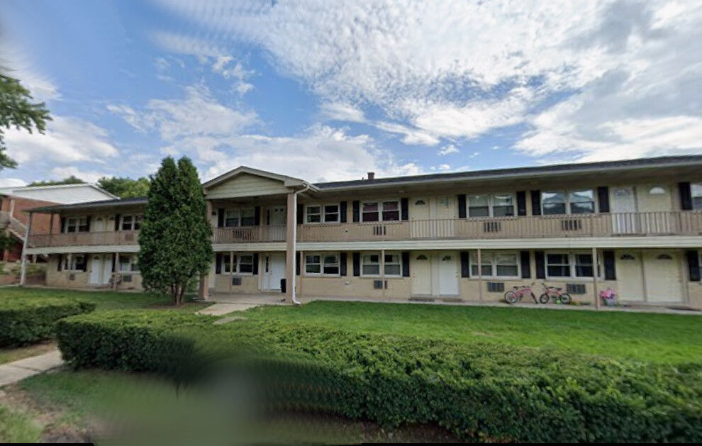 Property Photo:  821 Bode Road 4  IL 60120 