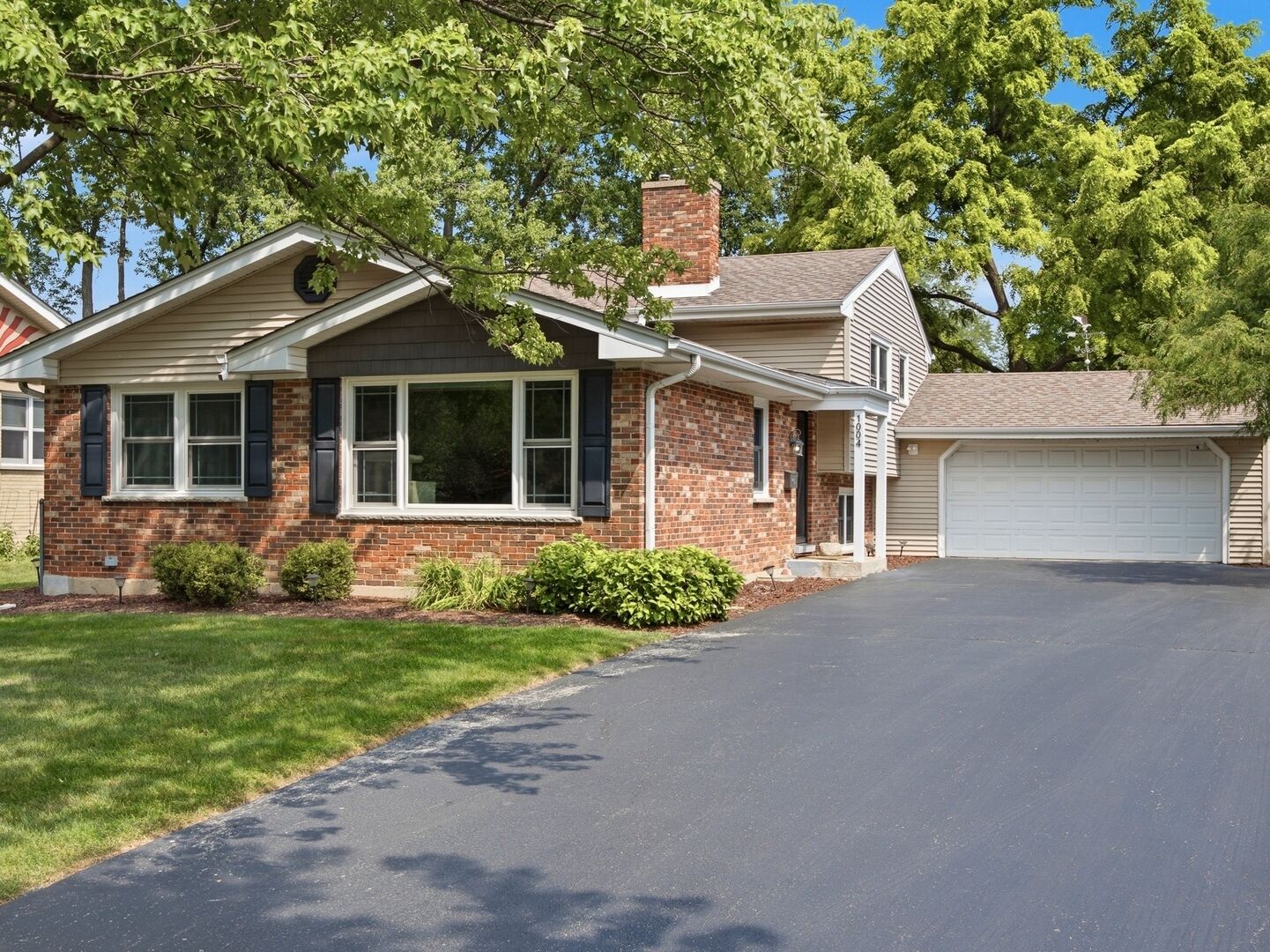 Property Photo: 1004 61st Street IL 60516
