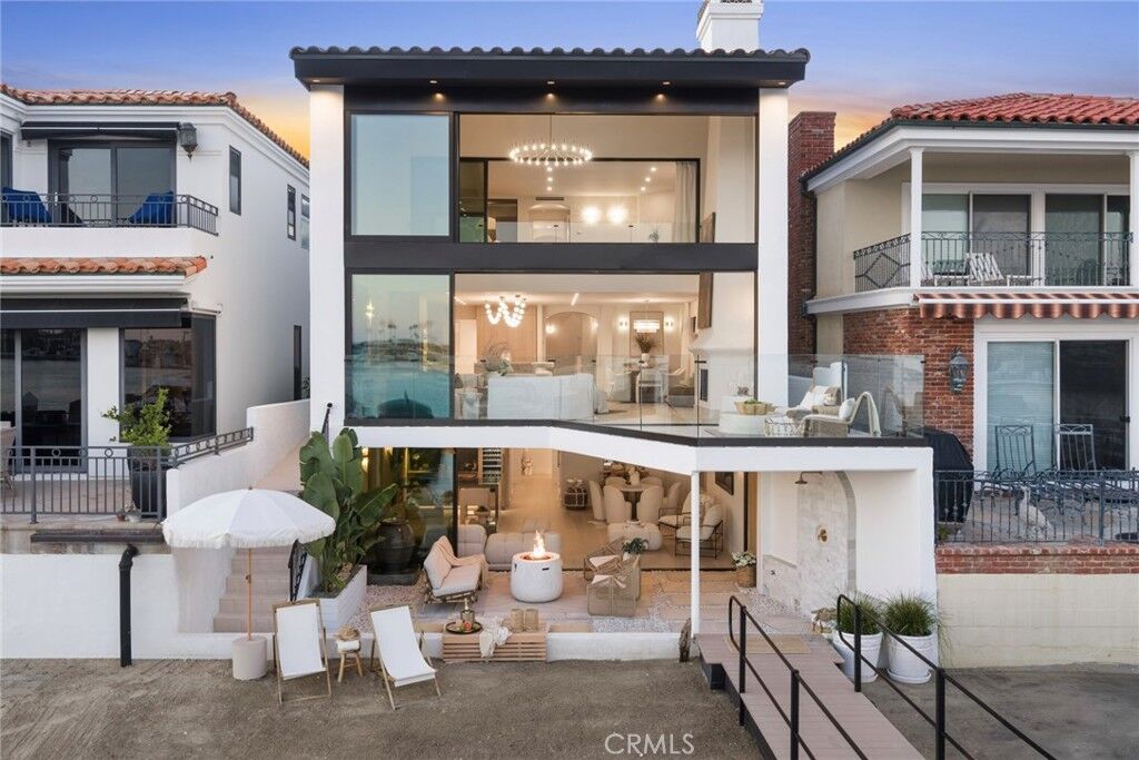 Property Photo:  809 Via Lido Soud  CA 92663 