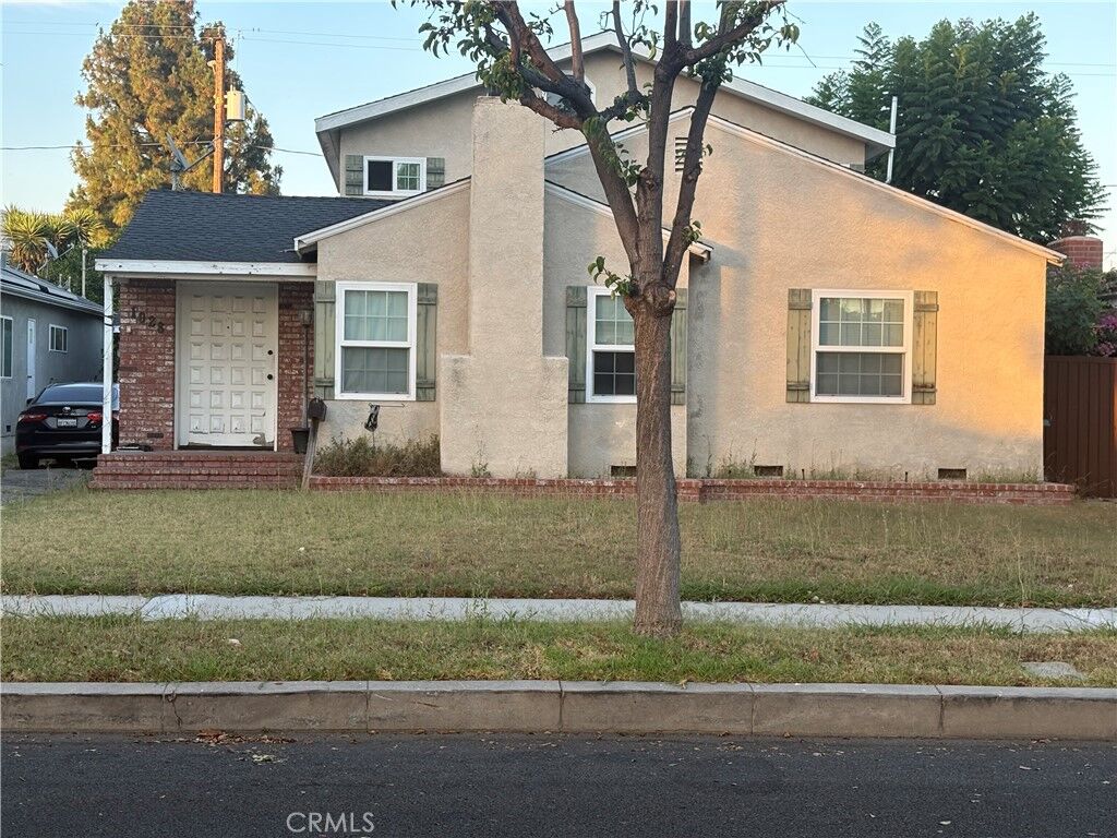 Property Photo: 1028 N Naomi Street N CA 91505