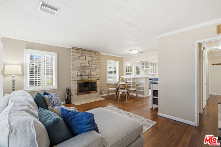 Property Photo:  2221 N Valley Street  CA 91505 