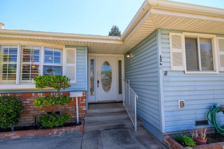 Property Photo: 1240 Linn Court CA 95380