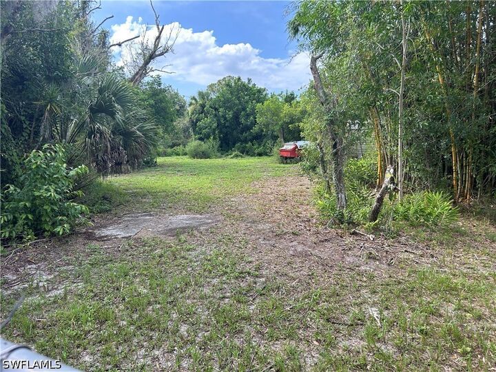 Property Photo: 1020 Limpkin Road FL 34120