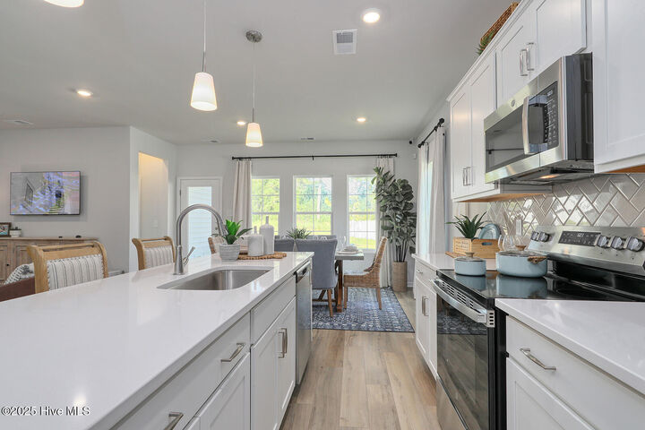 Property Photo:  712 Mallory Drive  NC 28460 
