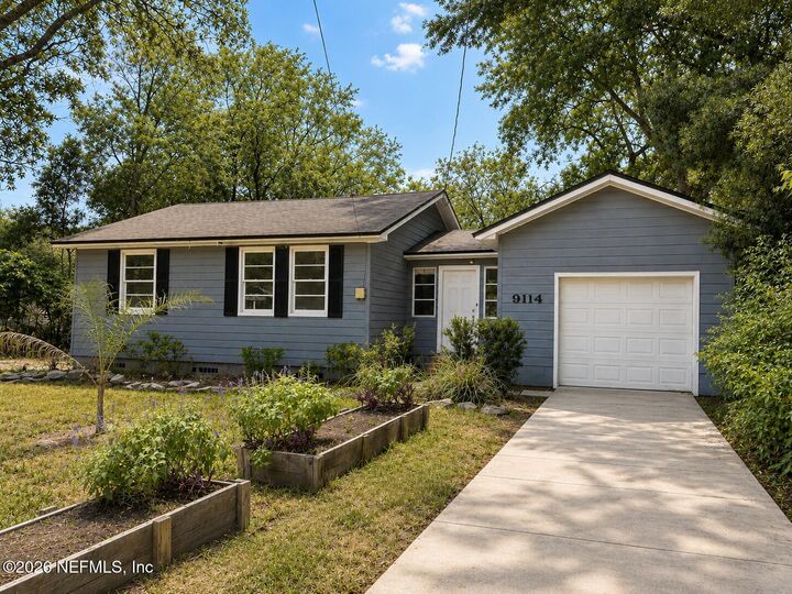 Property Photo: 9114 Harrison Avenue FL 32208