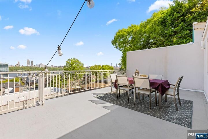 Property Photo:  7 Oakdene Terrace  NJ 07020 