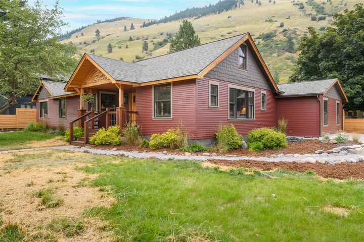 Property Photo:  1510 Jackson Street  MT 59802 