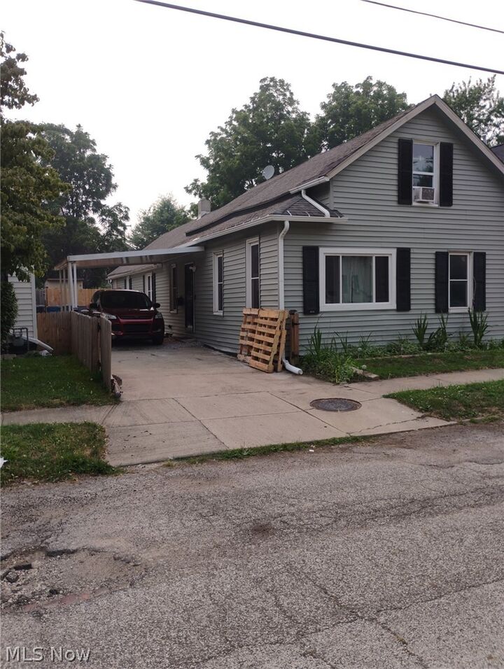 Property Photo: 4318 E 72nd Street OH 44105