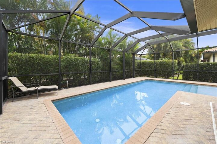 Property Photo: 1224 Manado Dr FL 34113