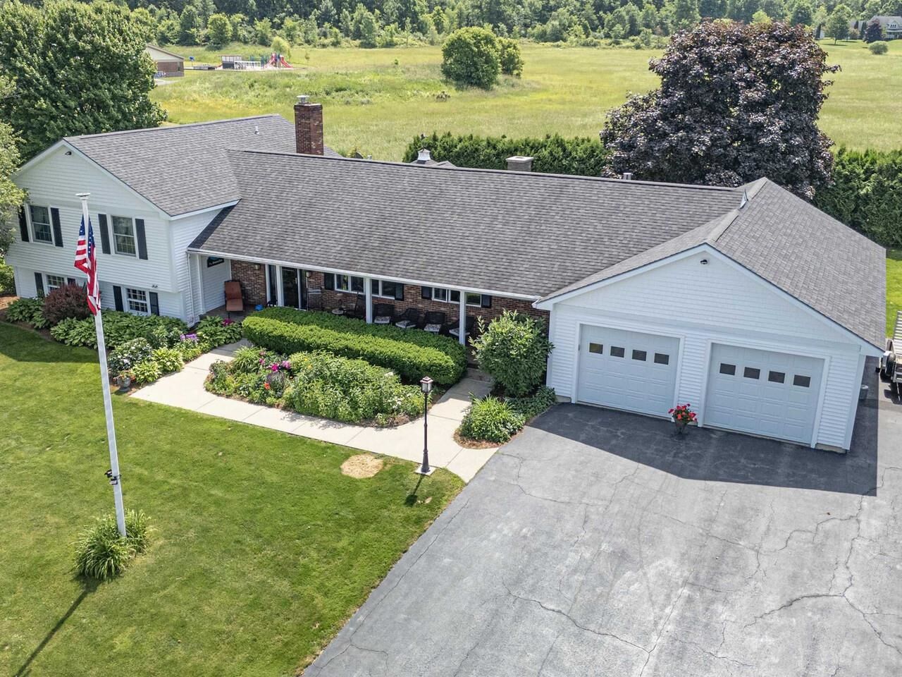 Property Photo:  8 Green Meadow Acres  VT 05491 