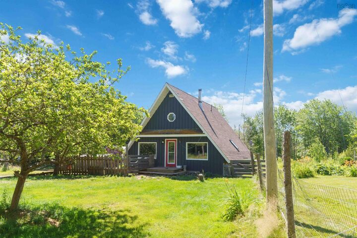 552 Beaconsfield Road — photo 1