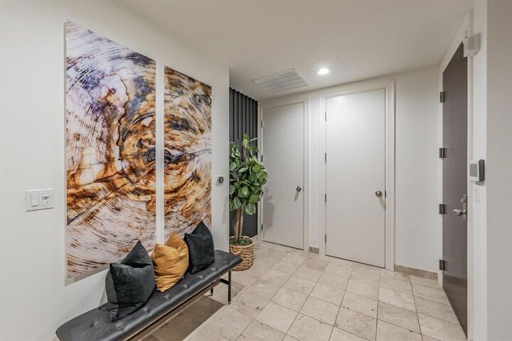 Property Photo: 1505 Elm Street 404 TX 75201