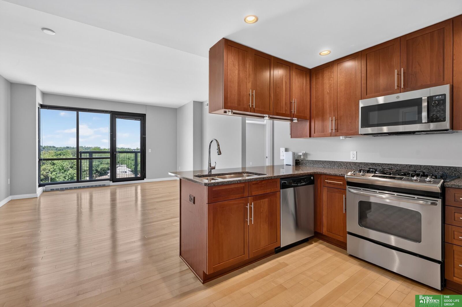 Property Photo:  3201 Dodge Court 5607  NE 68131 