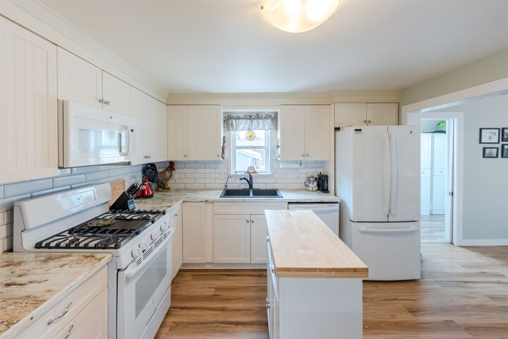 Property Photo:  6430 Spartan Street  BC V0H 1T0 