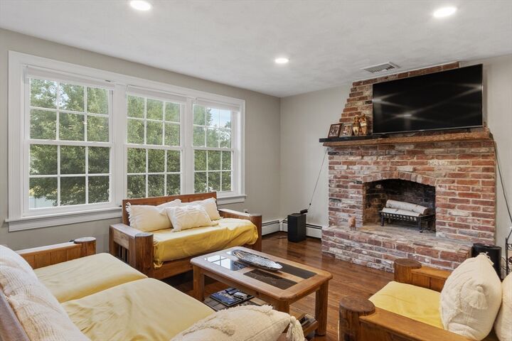 Property Photo:  25 Glenwood Rd  MA 01876 